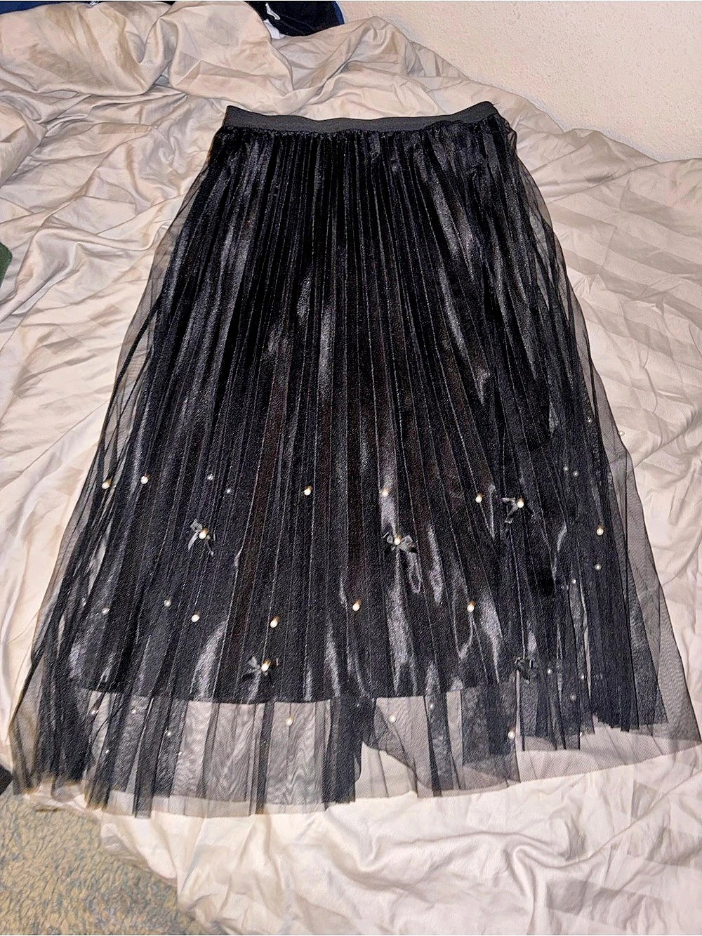 Amber Sky Black Pleated Midi Skirt